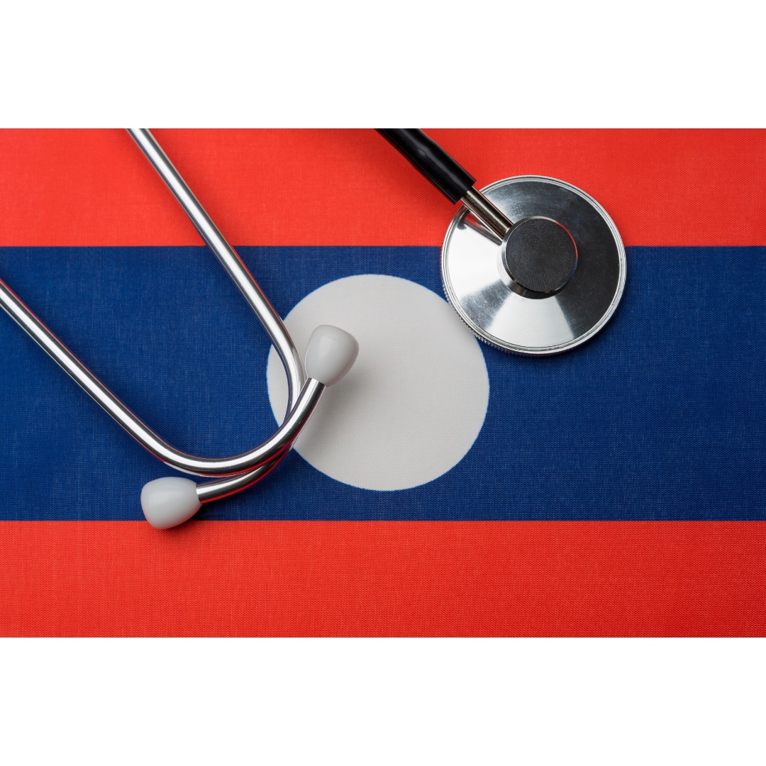 Stéthoscope posé sur le drapeau du Laos